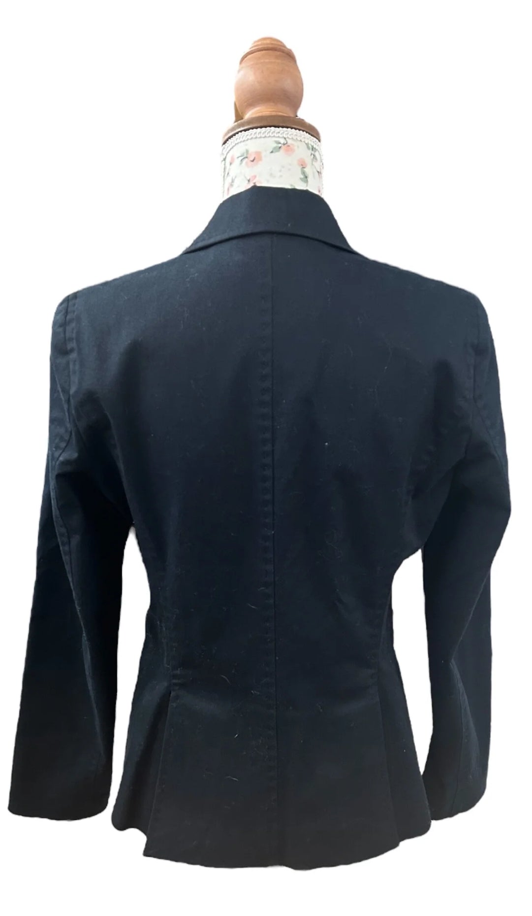Blazer LOLA : L'Élégance Structurée au Féminin