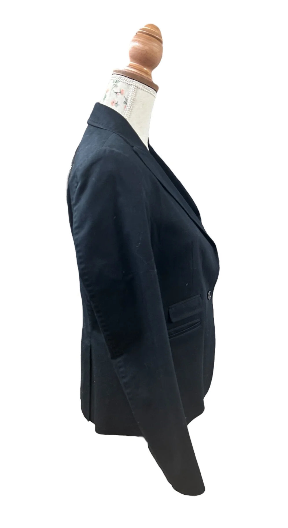 Blazer LOLA : L'Élégance Structurée au Féminin