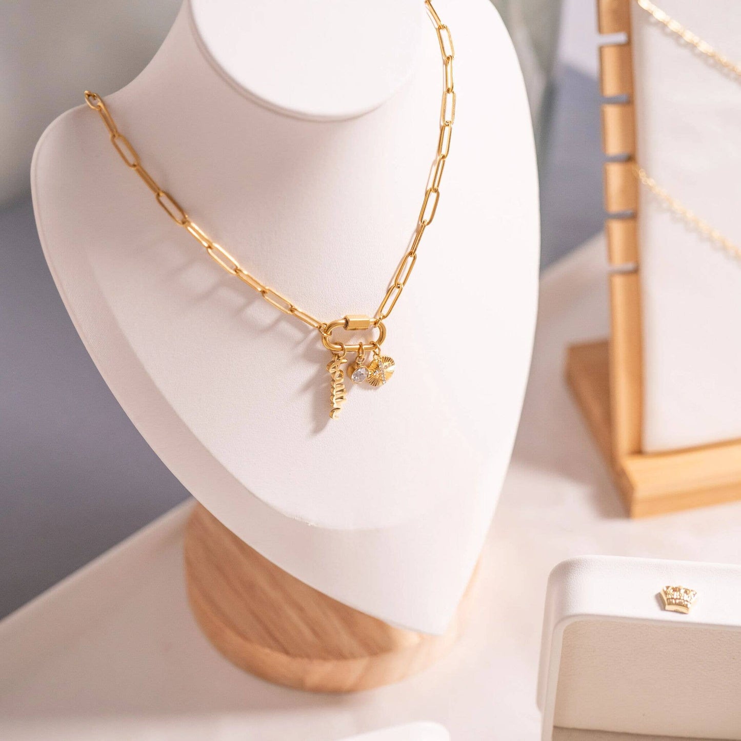 WJW - Collier à breloques en forme de mousqueton « Faith » en or PVD 18 carats
