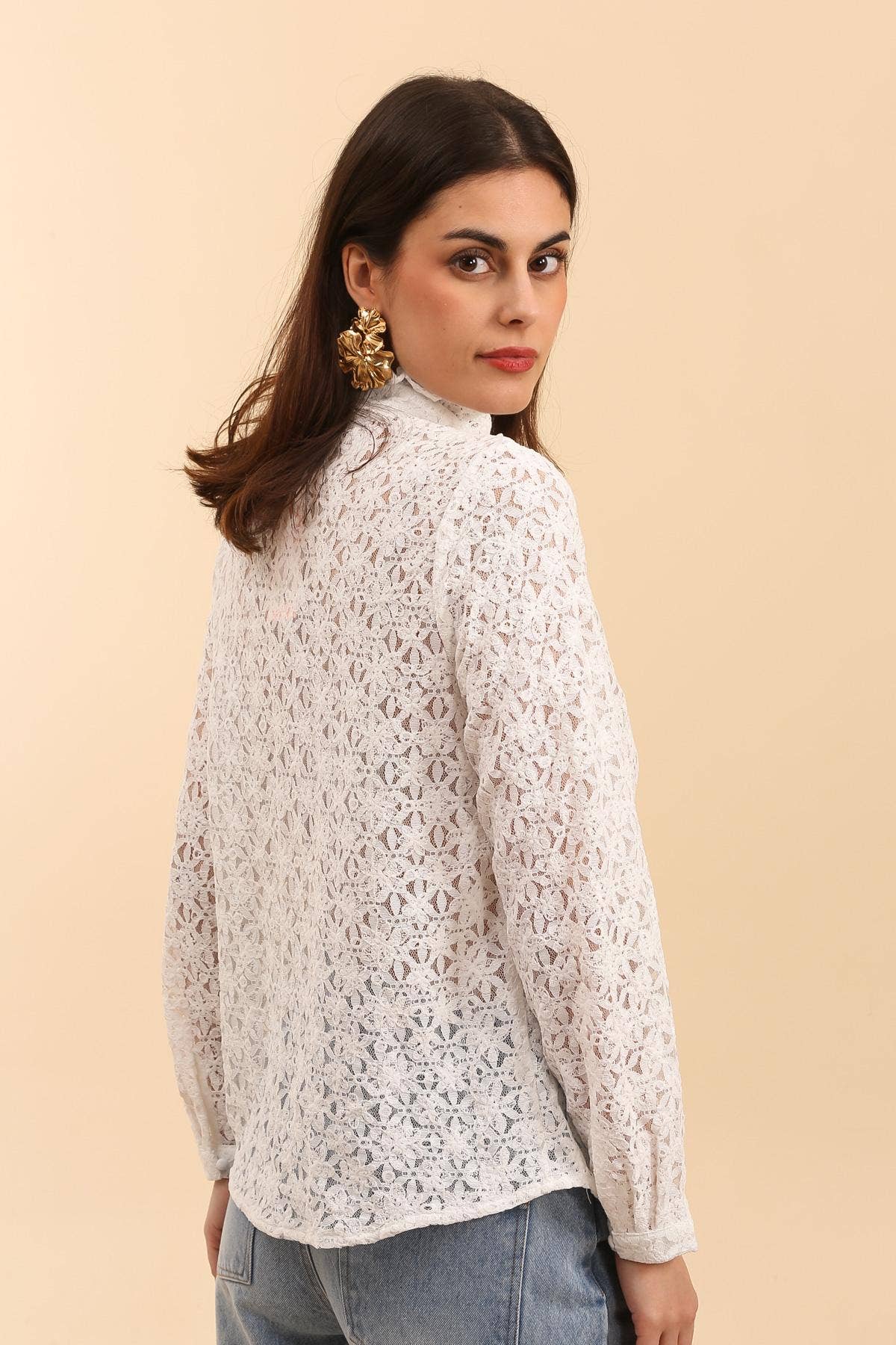 BLOUSE EN DENTELLE