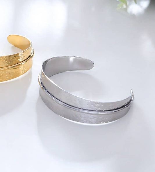 Bracelet Jonc Martelé Argenté Avec Ligne - Eclat Paris